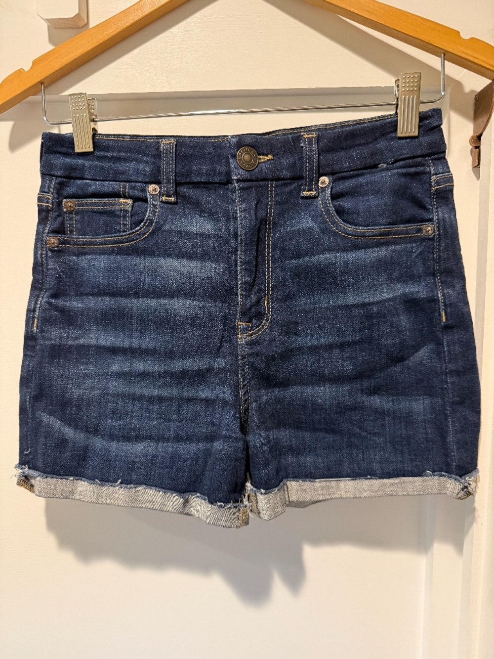 American Eagle Curvy Hi-Rise Shortie Denim Shorts – Size 4
